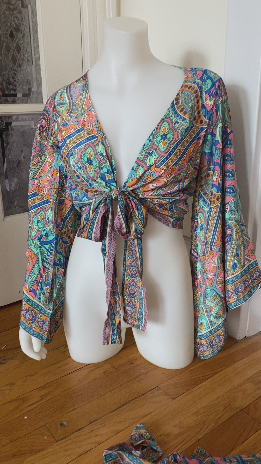 Demi Kimono 70% VRAIE SOIE MULTICOLORE *(Manche bohème)