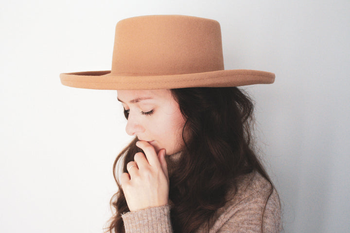 FEDORA Hat BEIGE BORDER